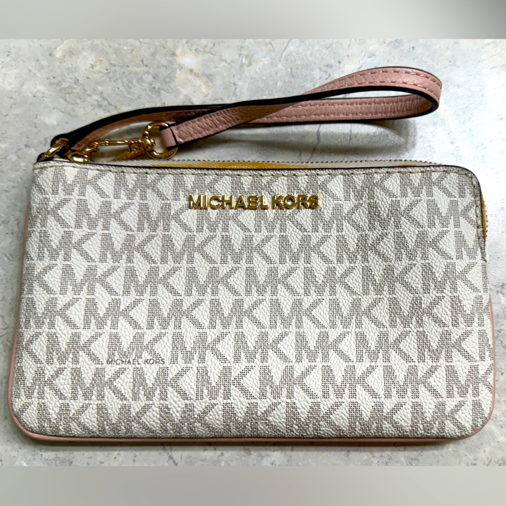 Michael Kors Wristlet